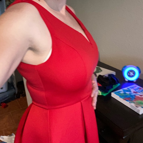 Francesca’s Red date night dress - Picture 5 of 8